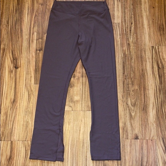 Old navy women’s large Leggings Extra High-Waisted PowerSoft Ribbed Flare purple - Picture 1 of 8